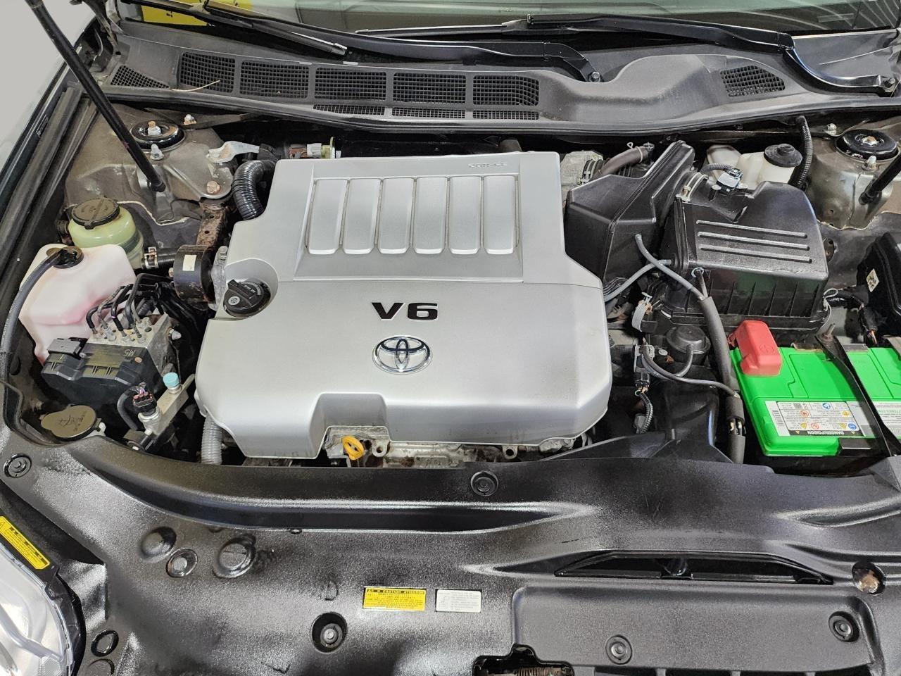 Toyota Avalon  2011