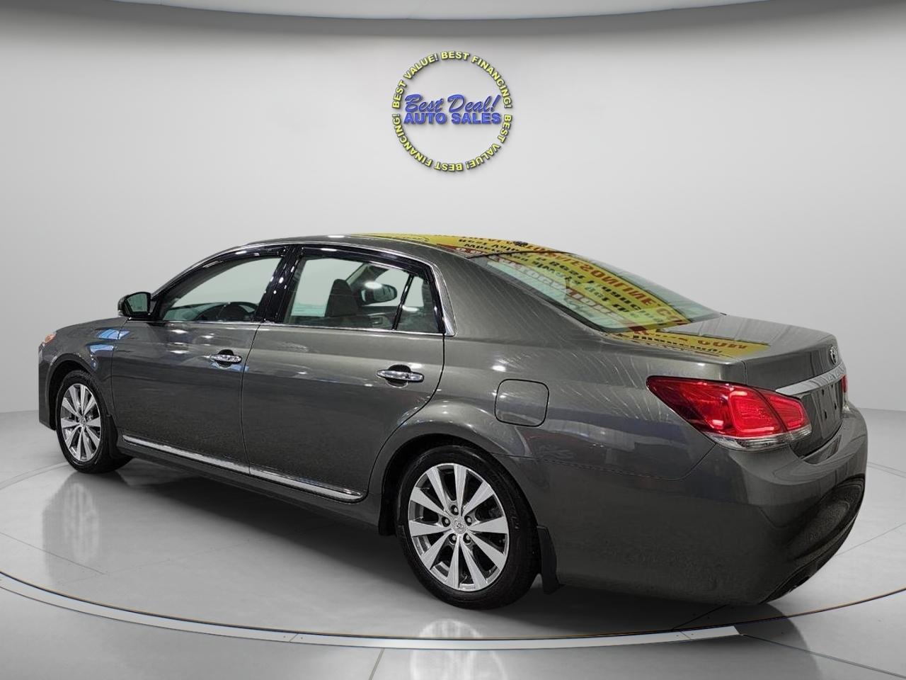 Toyota Avalon  2011