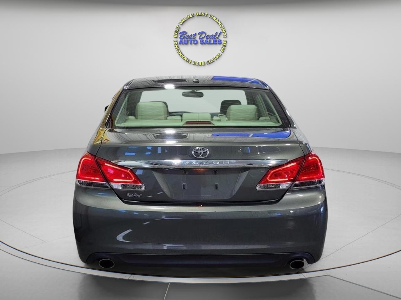 Toyota Avalon  2011