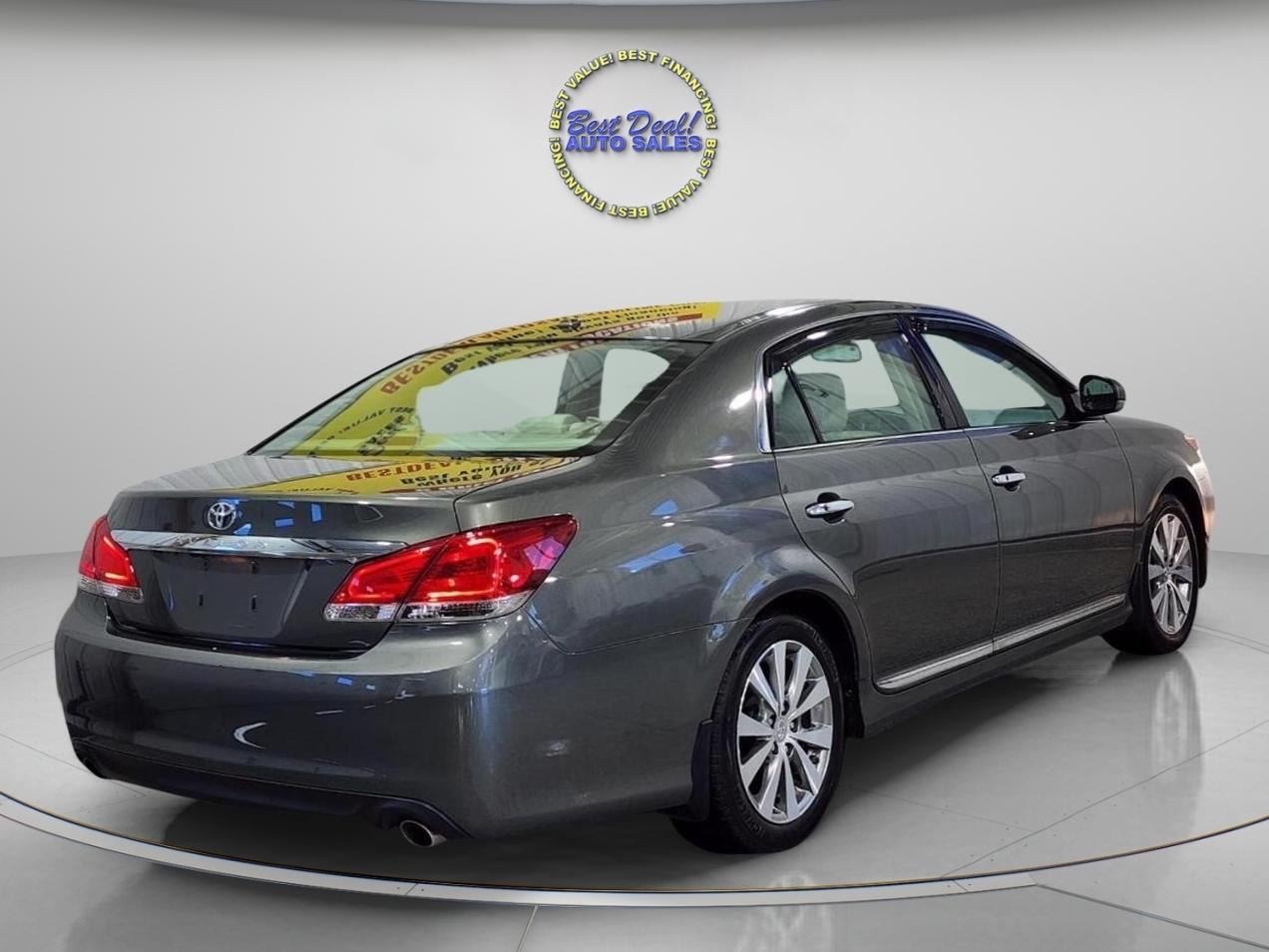 Toyota Avalon  2011