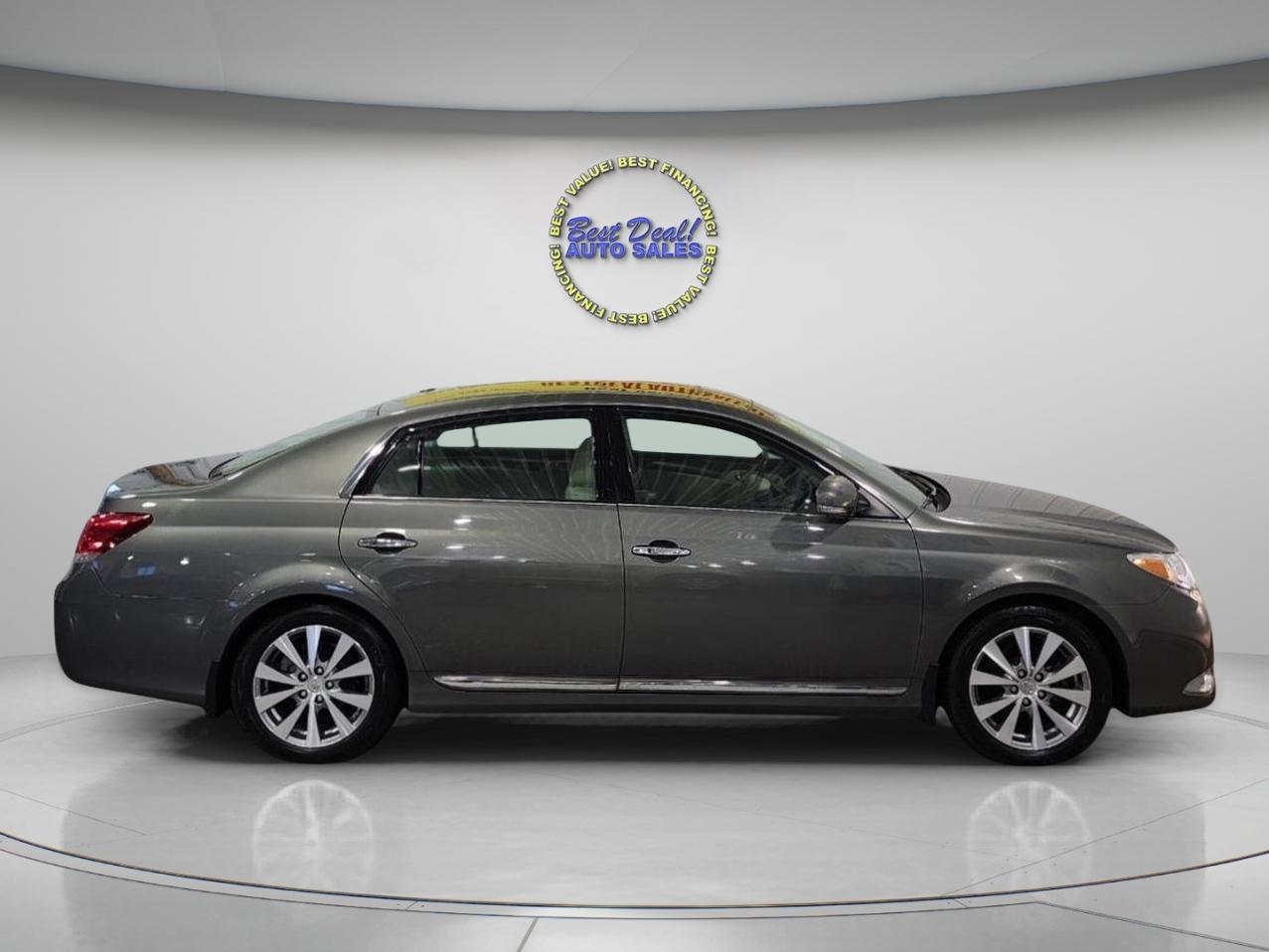 Toyota Avalon  2011