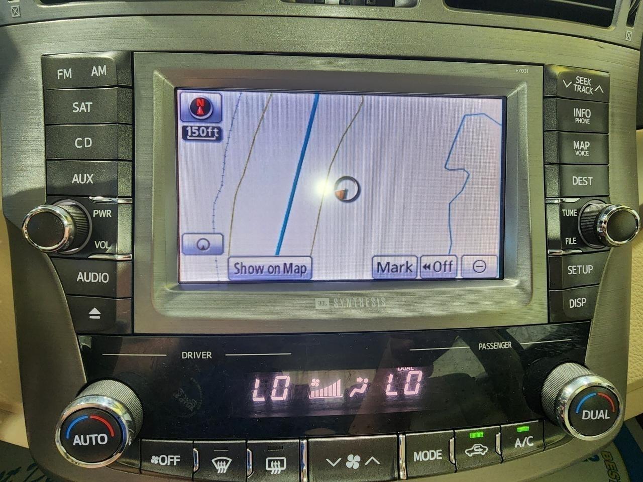 Toyota Avalon  2011