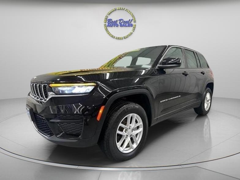 Jeep Grand Cherokee Laredo 4WD 2024