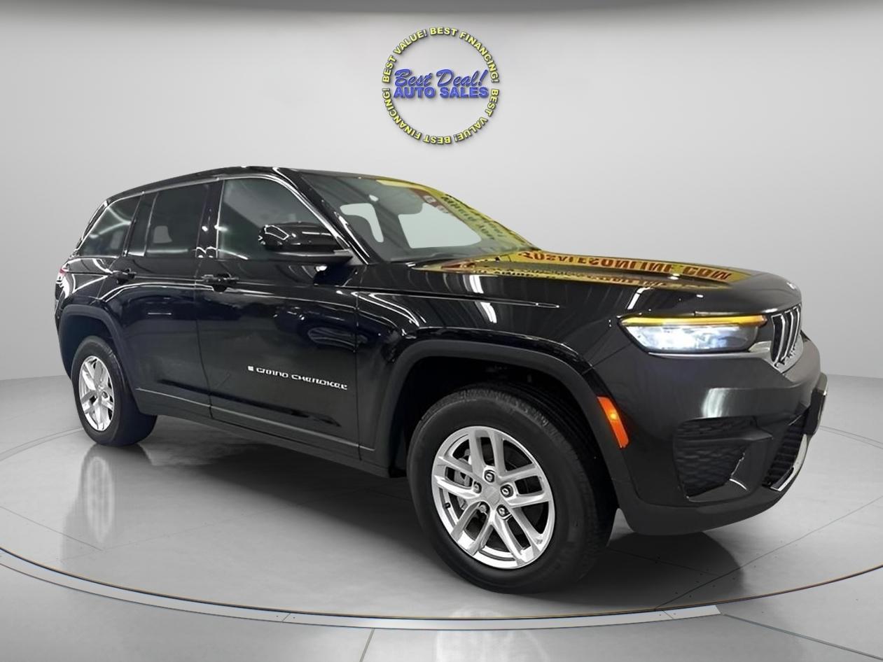 Jeep Grand Cherokee Laredo 4WD 2024