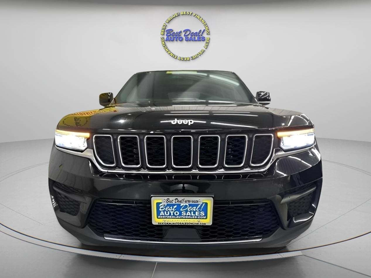 Jeep Grand Cherokee Laredo 4WD 2024