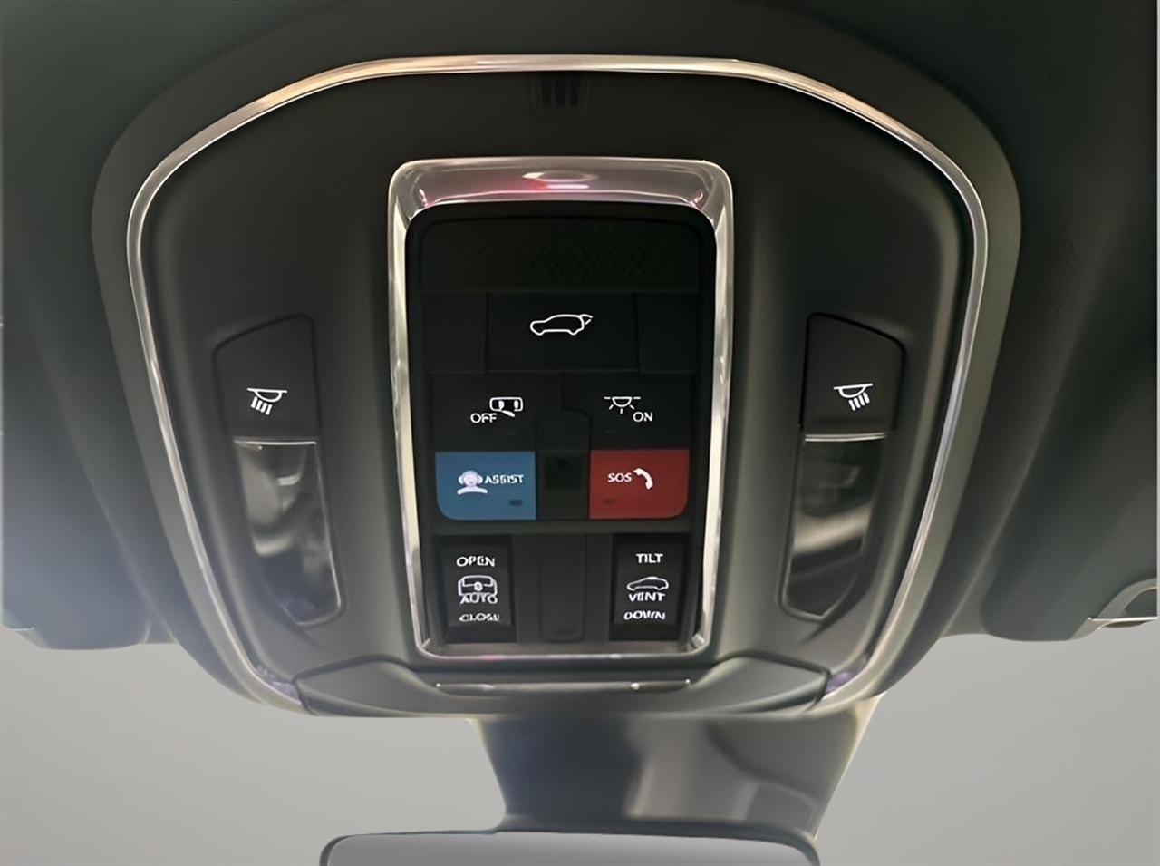 Jeep Grand Cherokee Laredo 4WD 2024