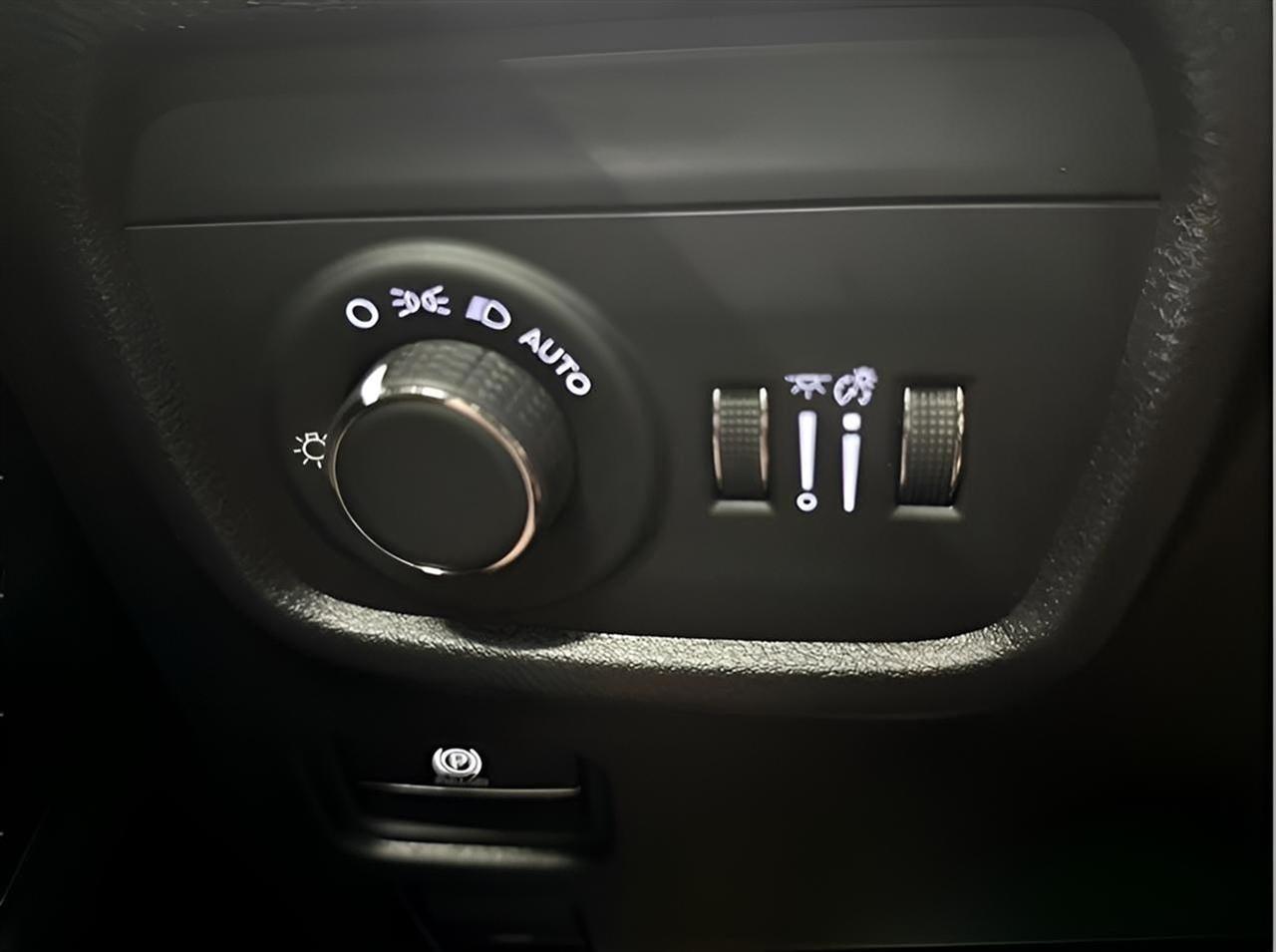 Jeep Grand Cherokee Laredo 4WD 2024