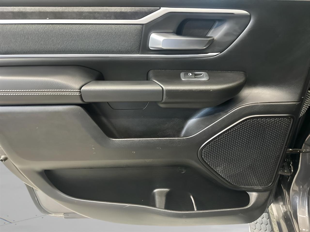 RAM 1500 Big Horn Crew Cab SWB 4WD 2023