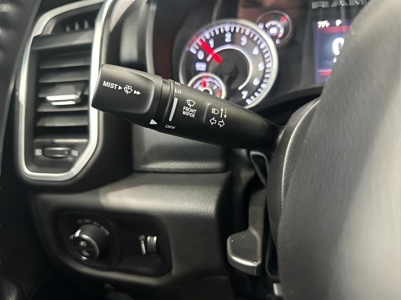 RAM 1500 Big Horn Crew Cab SWB 4WD 2023