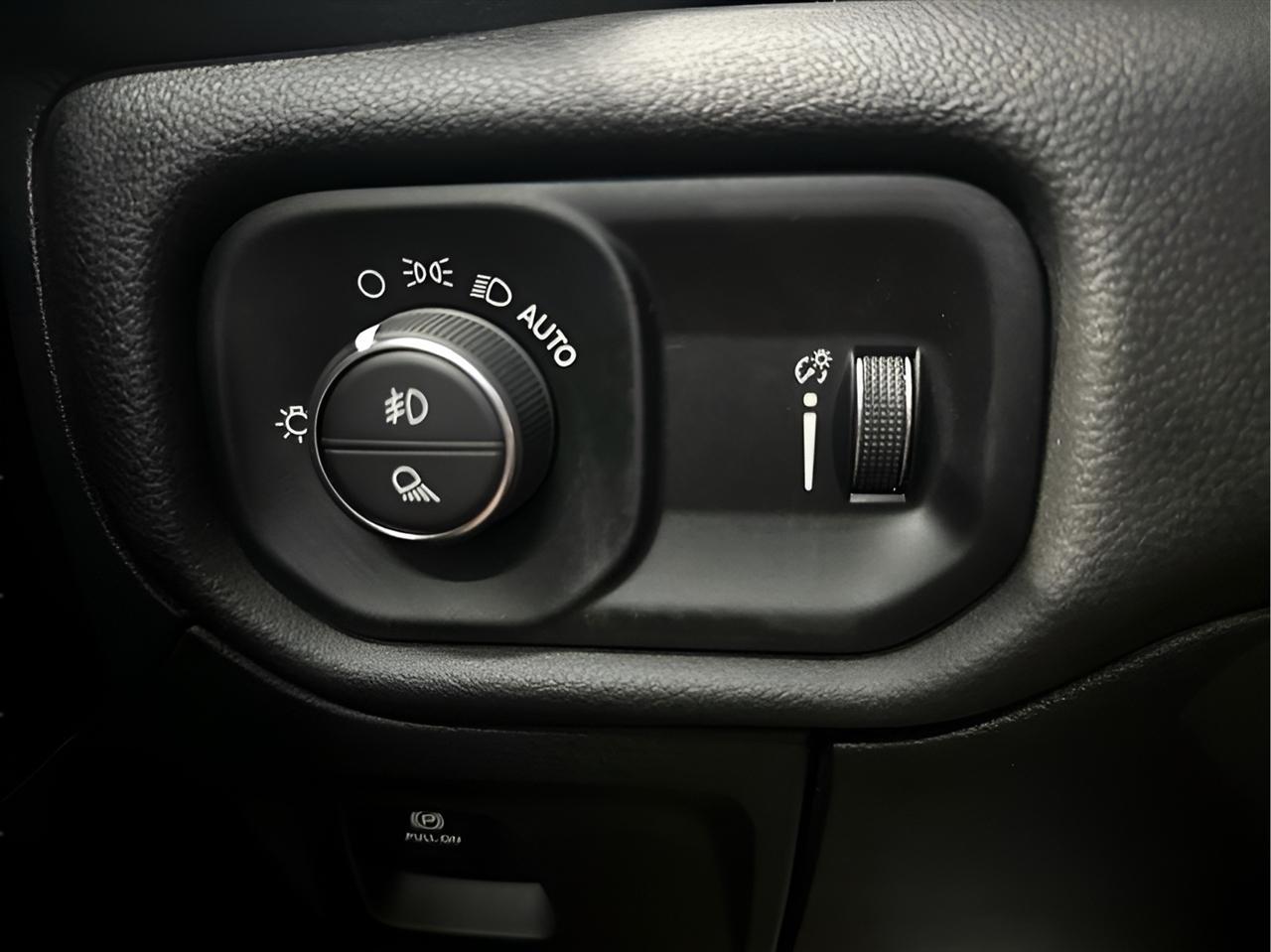 RAM 1500 Big Horn Crew Cab SWB 4WD 2023