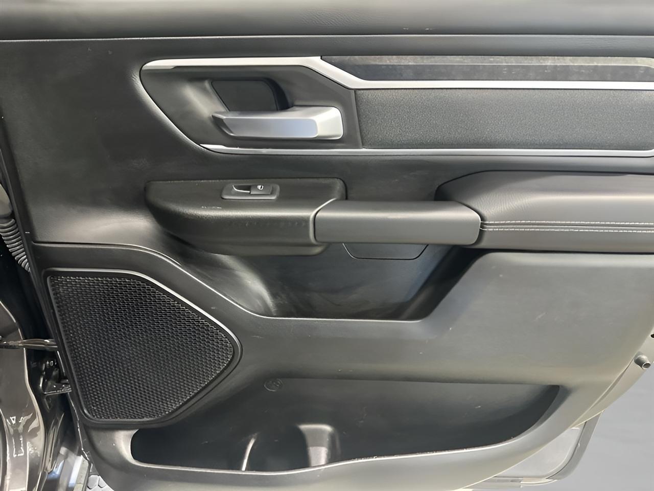 RAM 1500 Big Horn Crew Cab SWB 4WD 2023