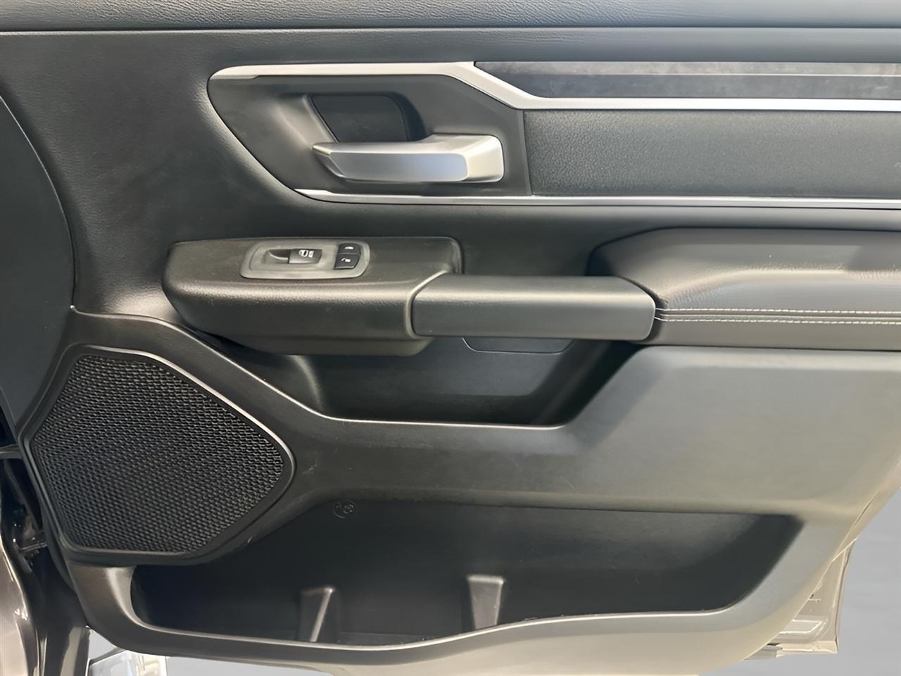 RAM 1500 Big Horn Crew Cab SWB 4WD 2023