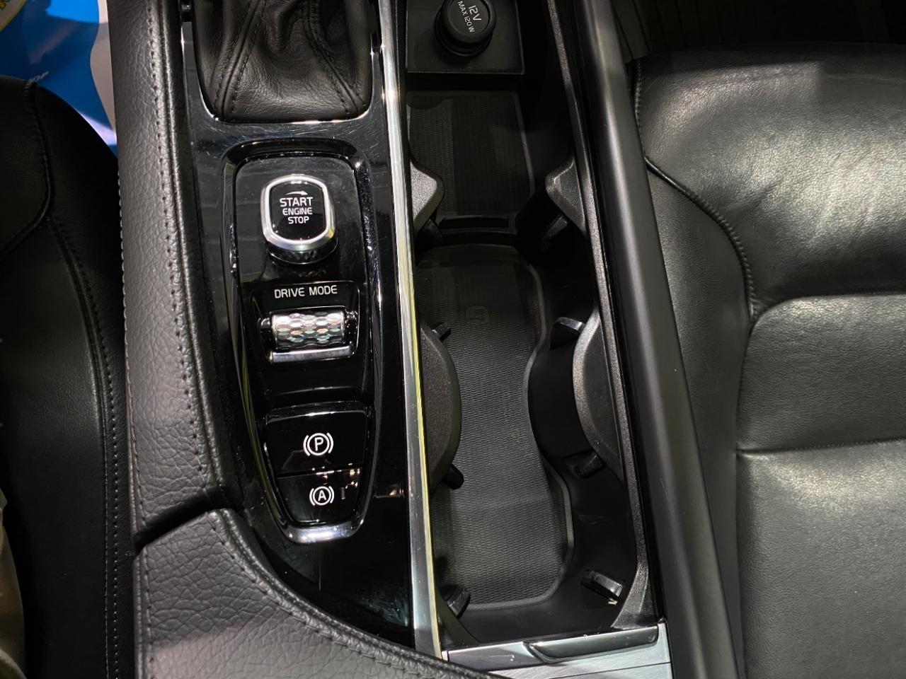 Volvo XC90 T5 Momentum 2018