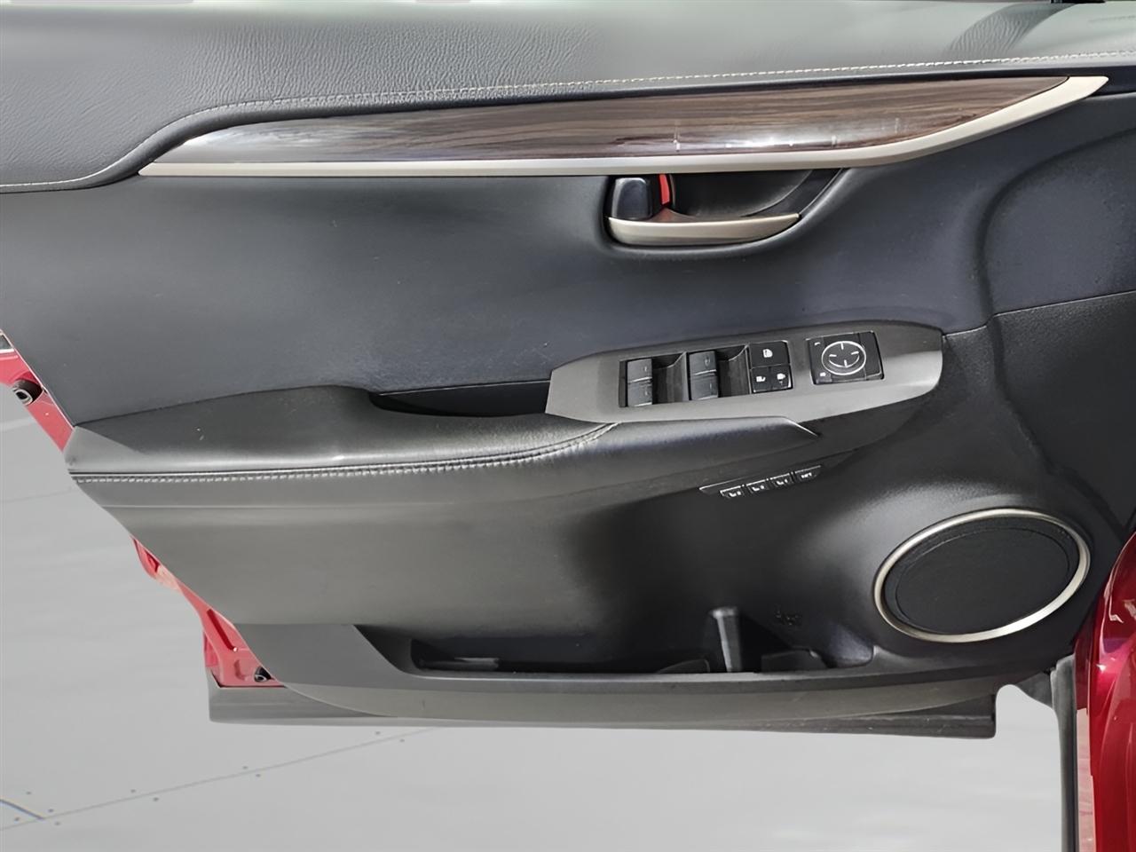 Lexus NX 200t  2015