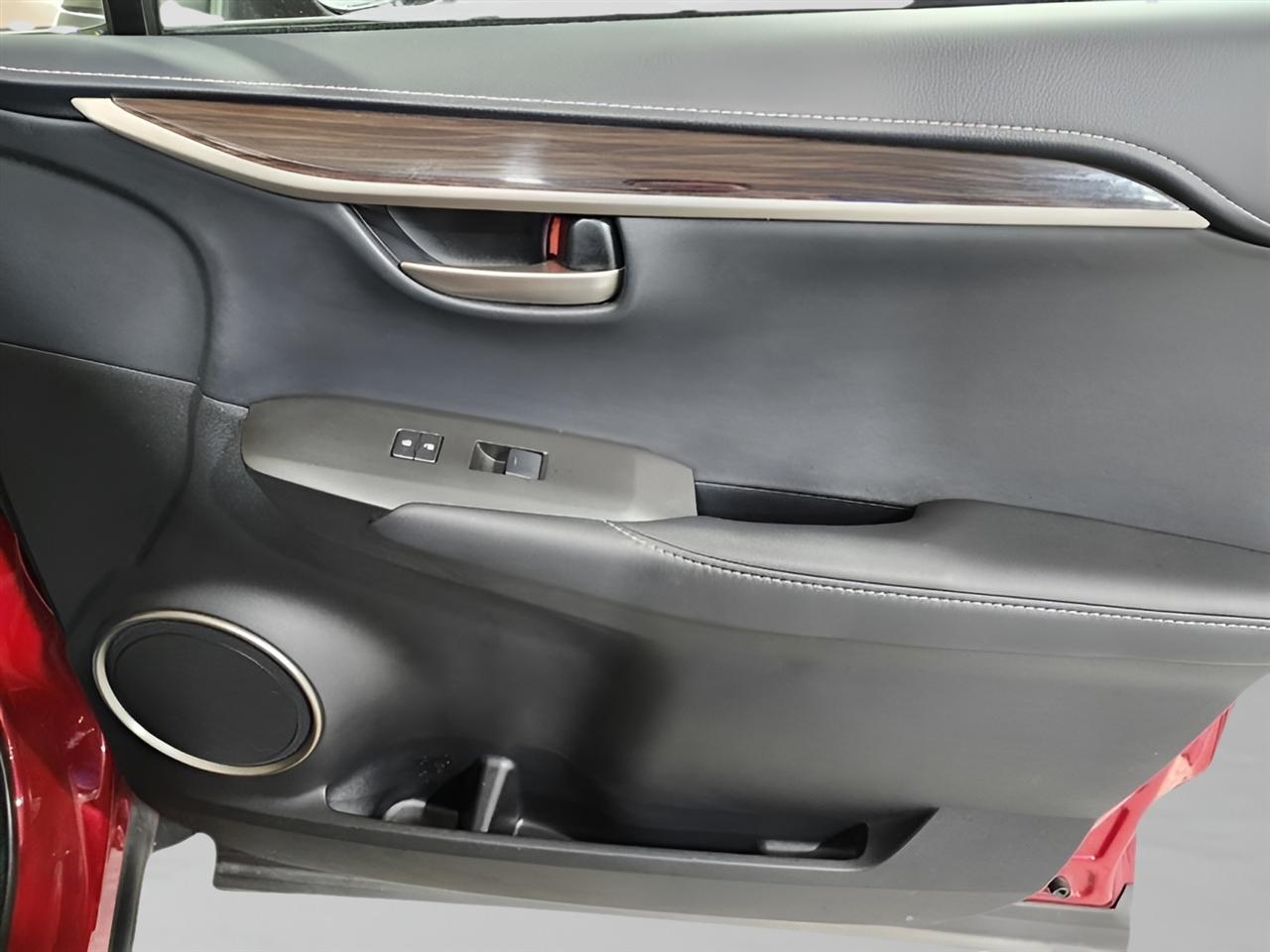 Lexus NX 200t  2015