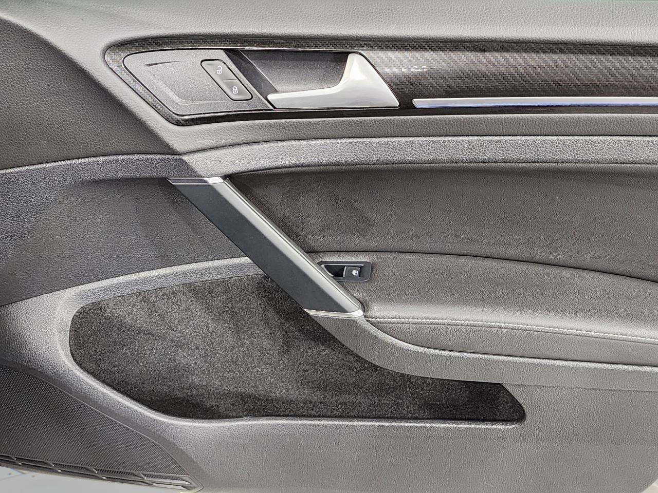 Volkswagen Golf R  2016