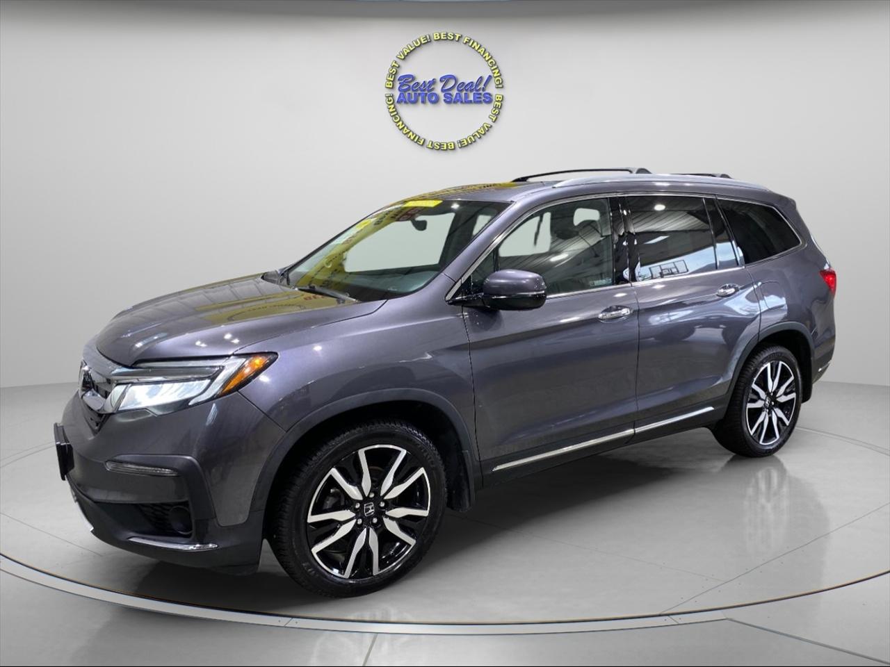 2021 Honda Pilot Touring AWD w/Rear Captains Chairs