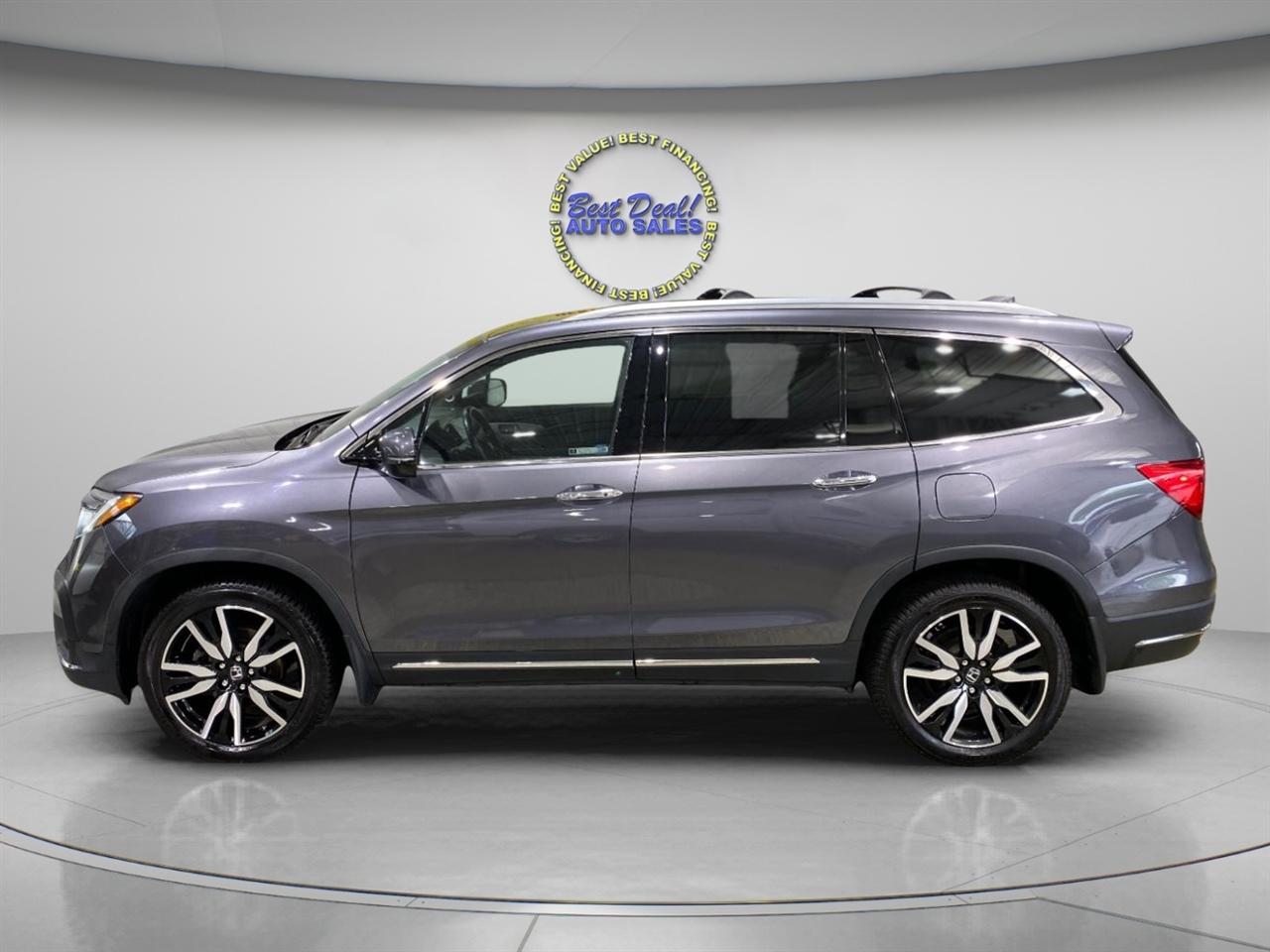 Honda Pilot Touring AWD w/Rear Captains Chairs 2021