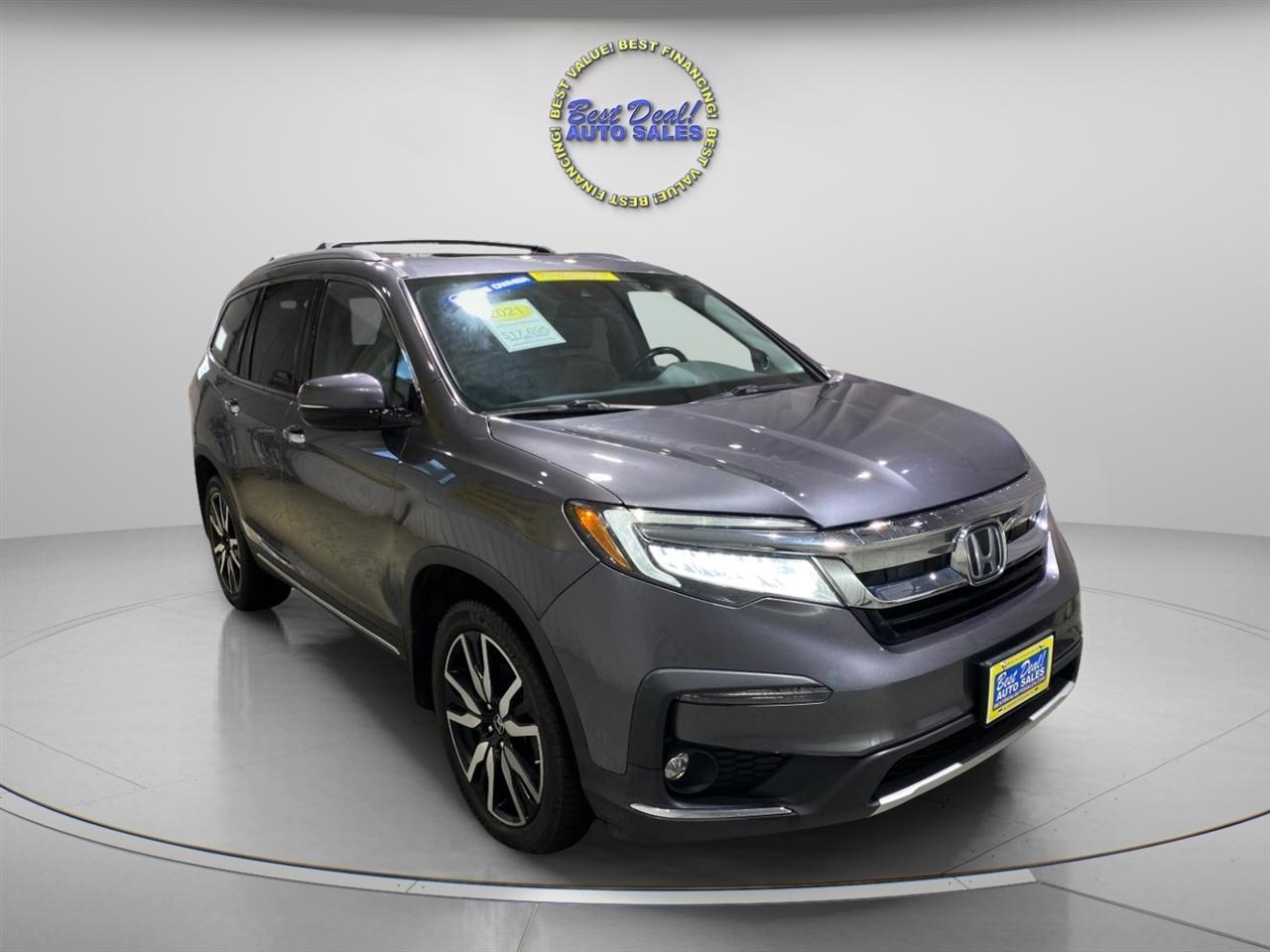 Honda Pilot Touring AWD w/Rear Captains Chairs 2021