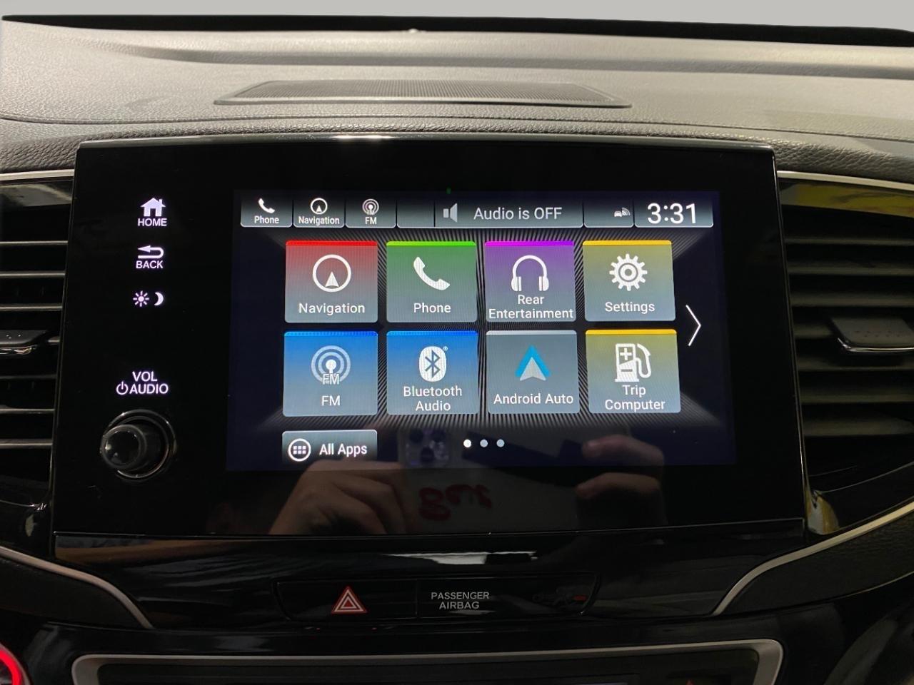 Honda Pilot Touring AWD w/Rear Captains Chairs 2021