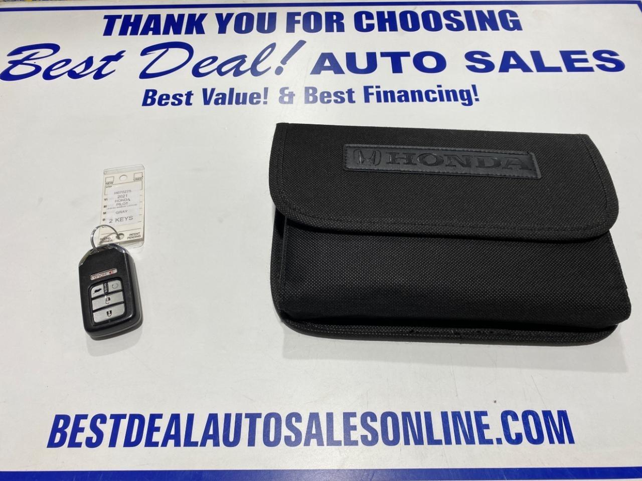 Honda Pilot Touring AWD w/Rear Captains Chairs 2021