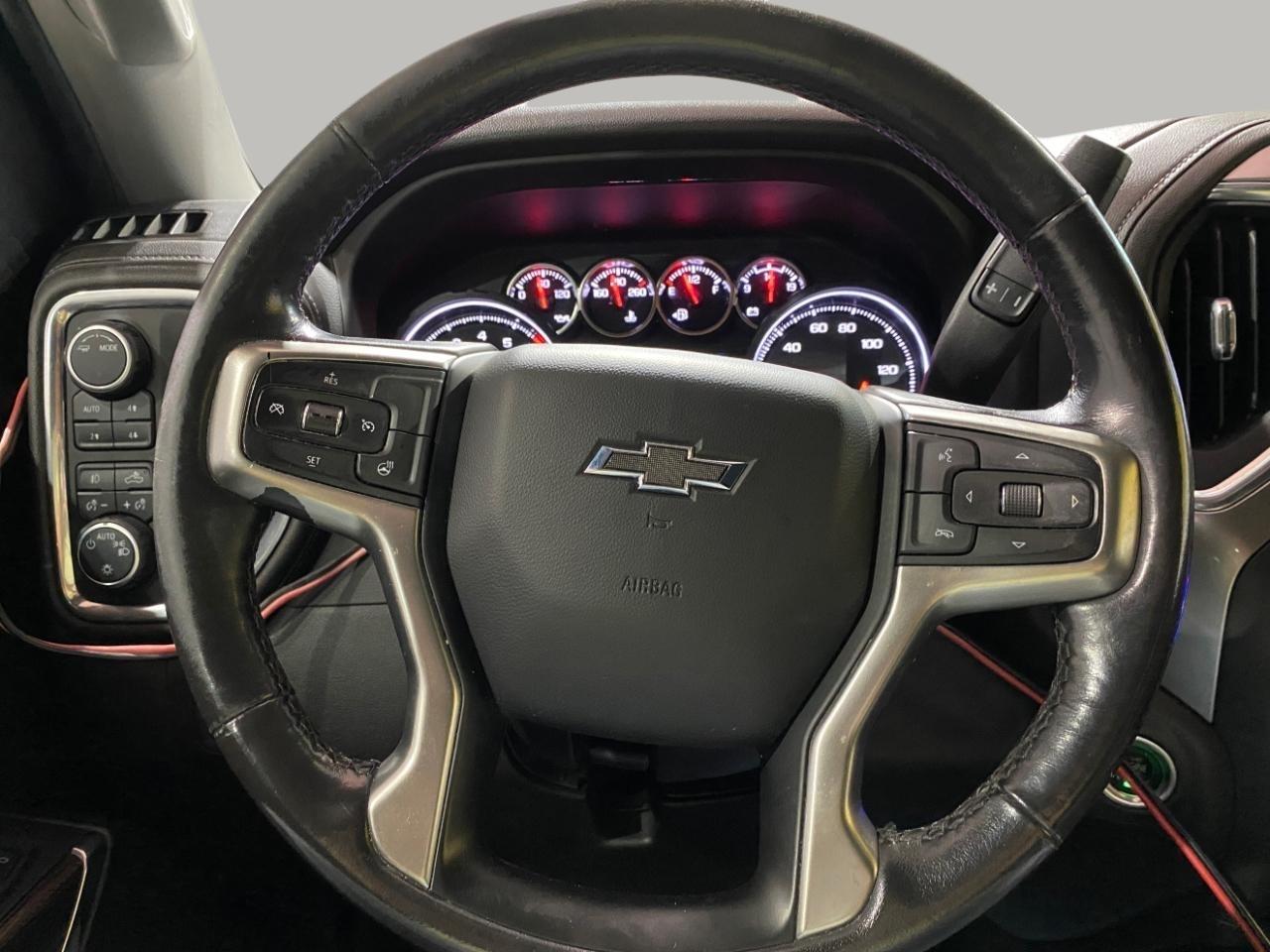Chevrolet Silverado 1500 LT Trail Boss Crew Cab Long Box 4WD 2021