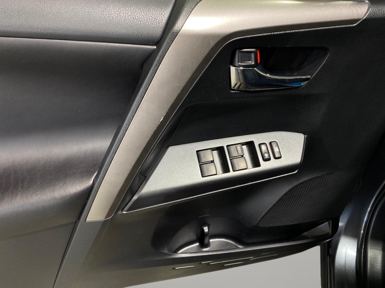 Toyota RAV4  2017
