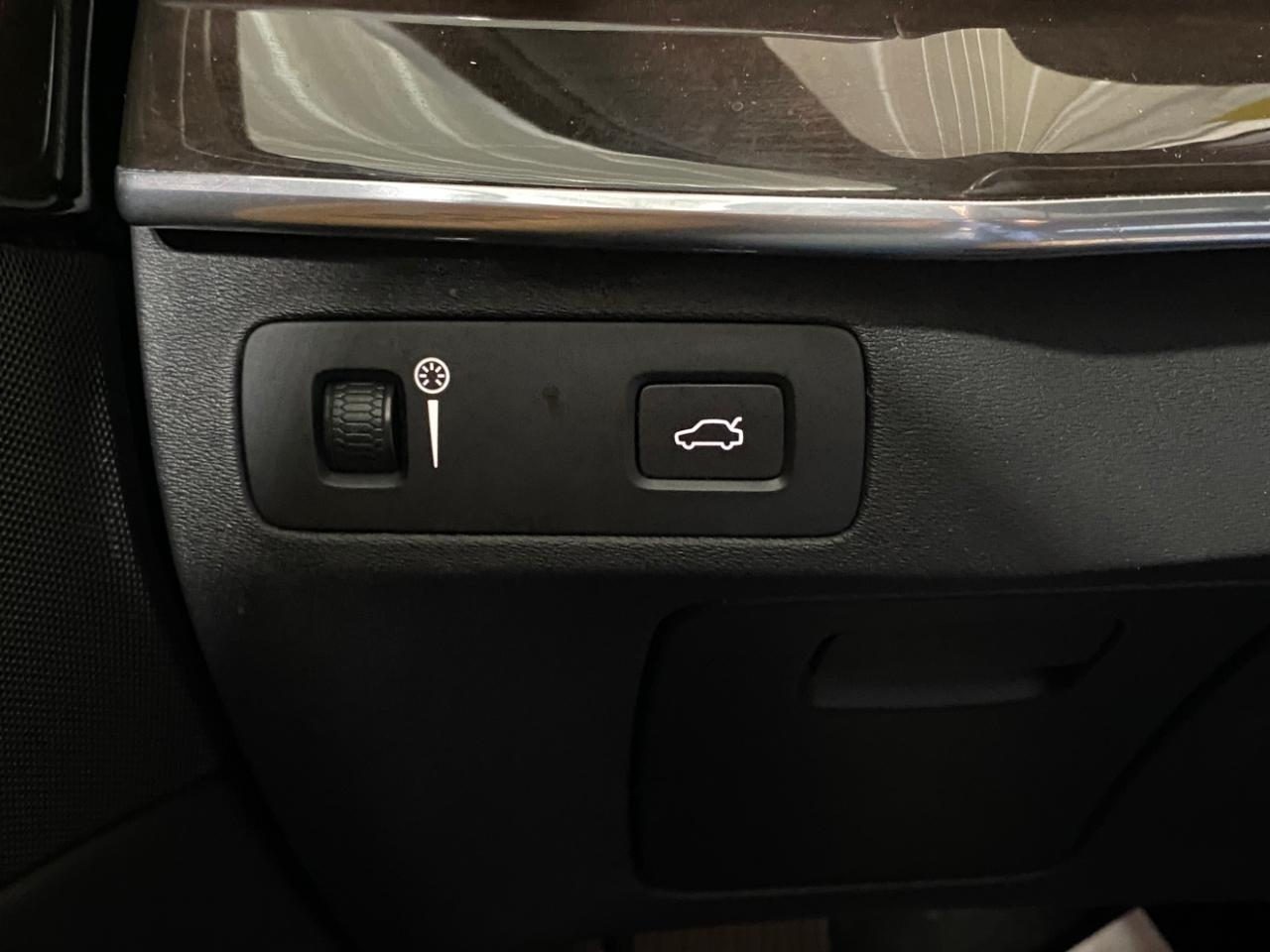 Volvo XC90 T6 Momentum AWD 2019