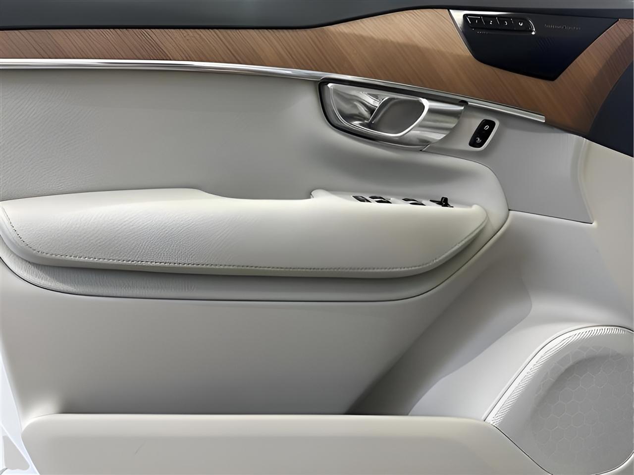 Volvo XC90 T6 Momentum AWD 2022