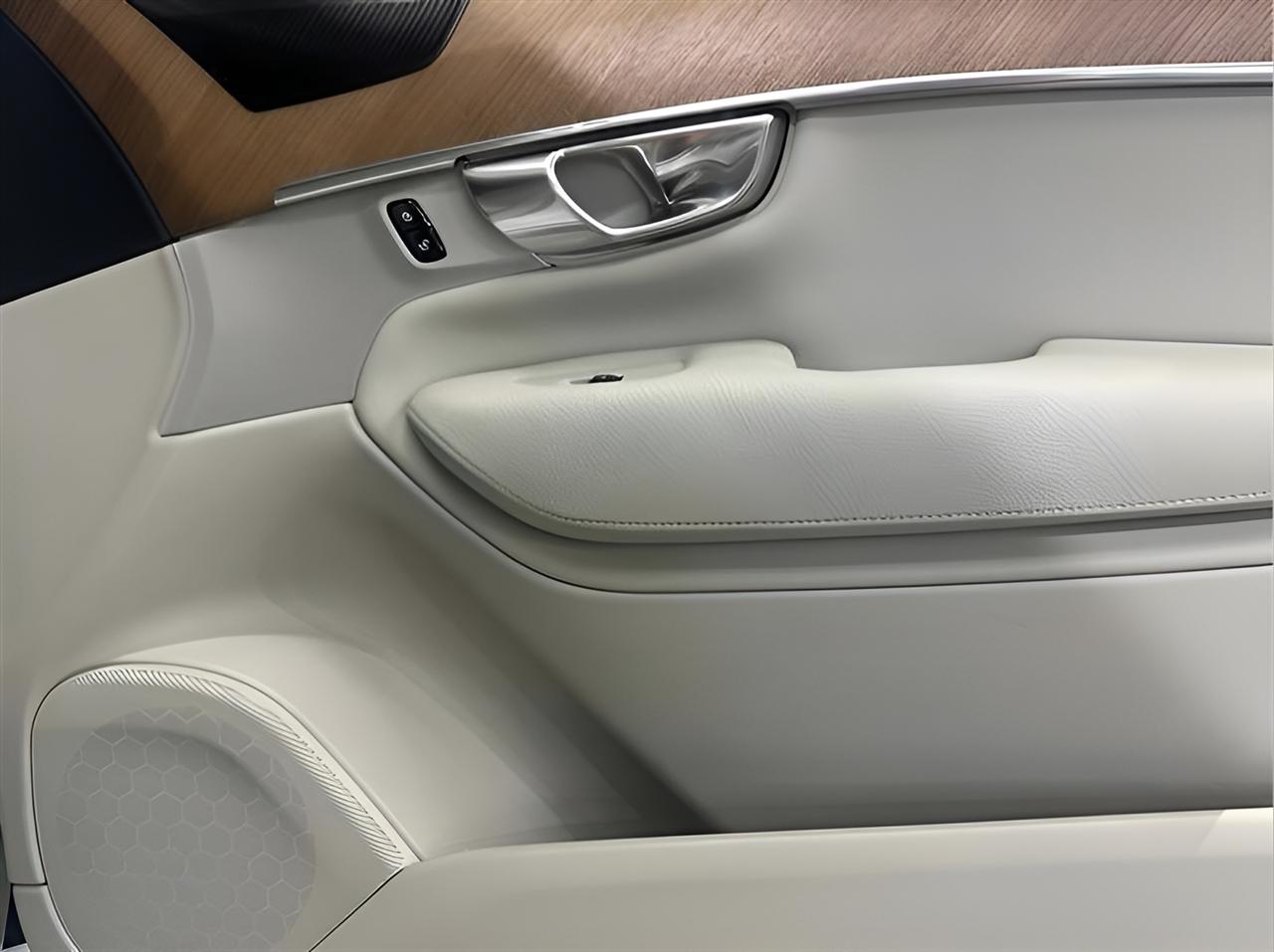 Volvo XC90 T6 Momentum AWD 2022