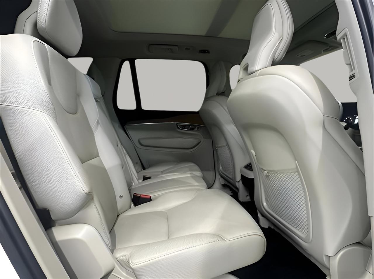 Volvo XC90 T6 Momentum AWD 2022