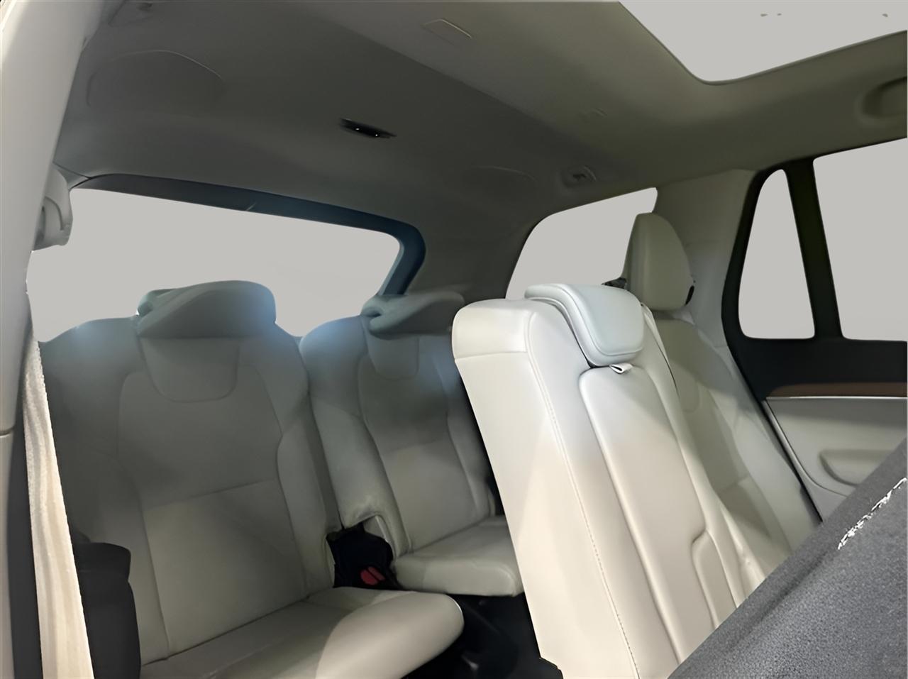 Volvo XC90 T6 Momentum AWD 2022