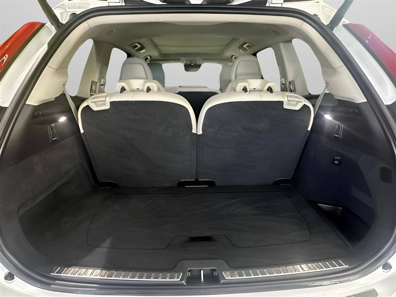 Volvo XC90 T6 Momentum AWD 2022