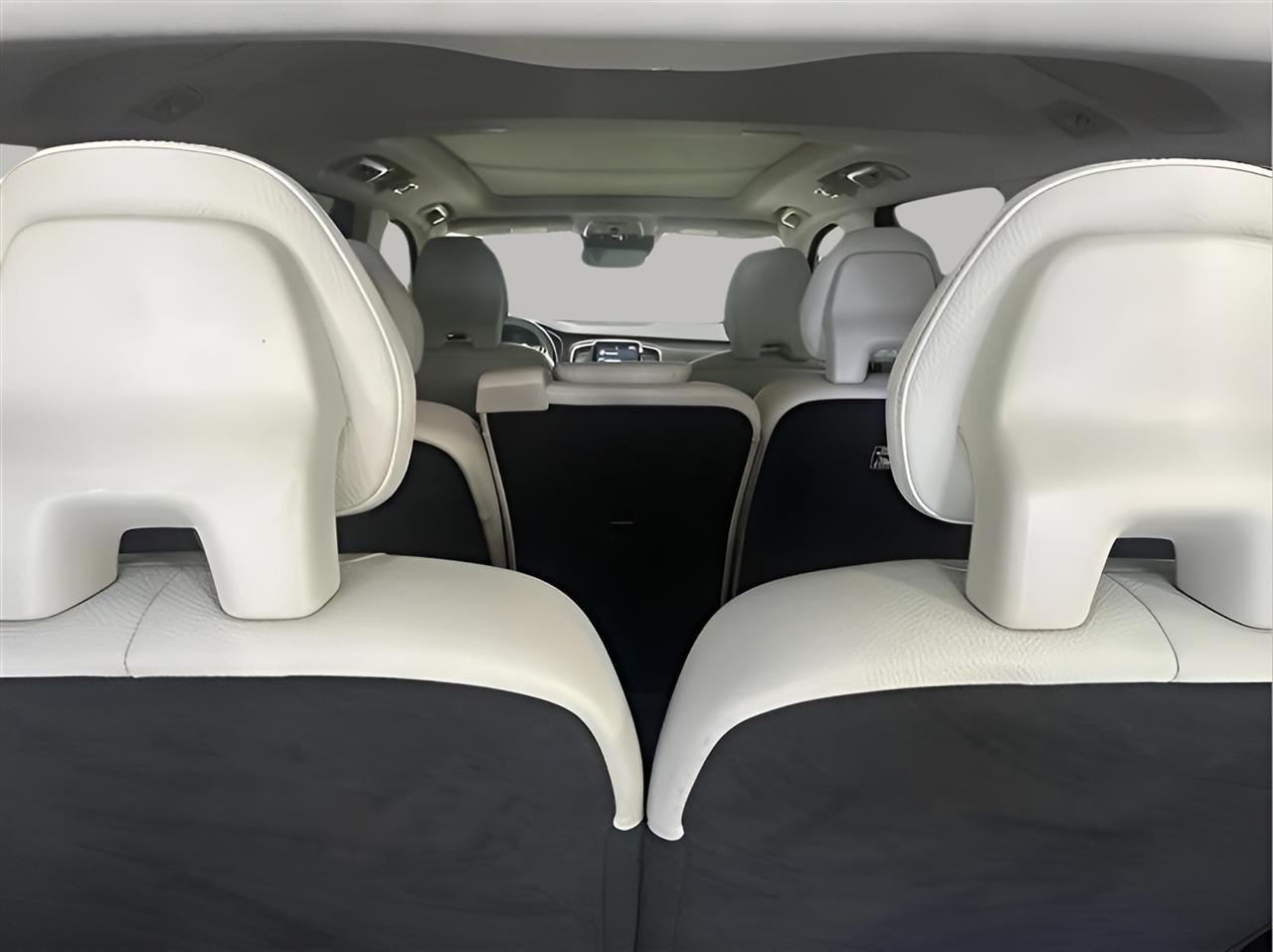 Volvo XC90 T6 Momentum AWD 2022