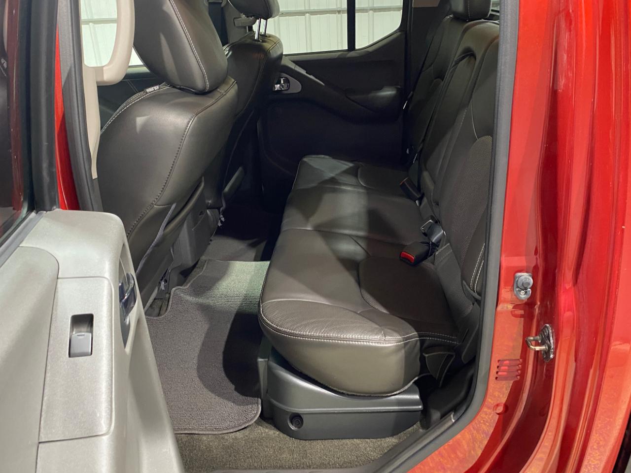 Nissan Frontier SL Crew Cab 5AT 4WD 2015