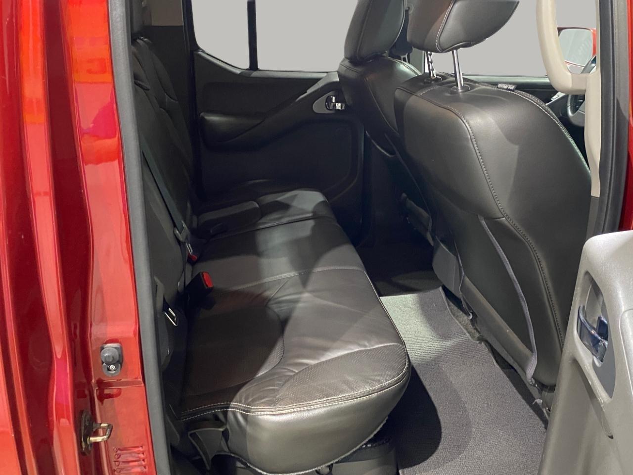 Nissan Frontier PRO-4X Crew Cab 4WD 2015