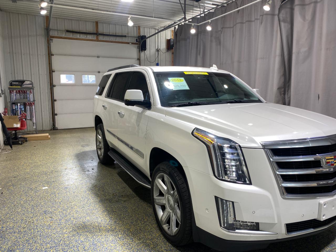 Cadillac Escalade 4WD 4dr Luxury 2017