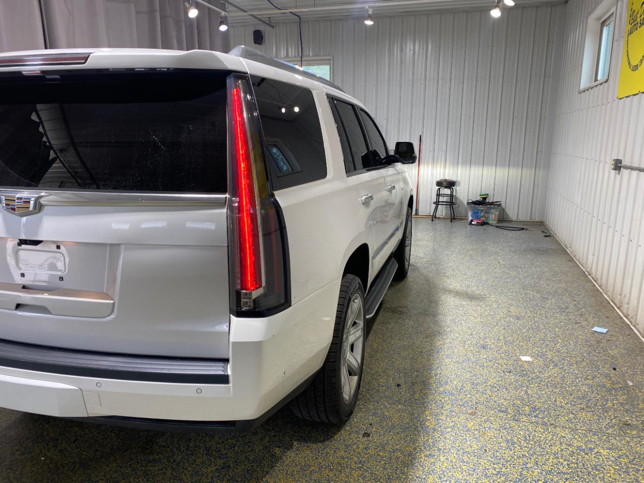 Cadillac Escalade 4WD 4dr Luxury 2017