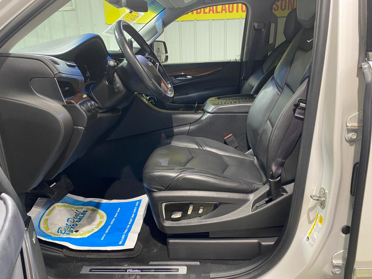 Cadillac Escalade 4WD 4dr Luxury 2017