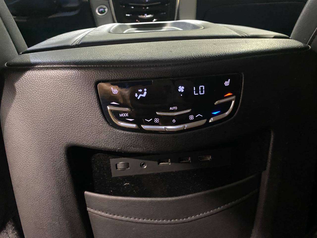 Cadillac Escalade 4WD 4dr Luxury 2017