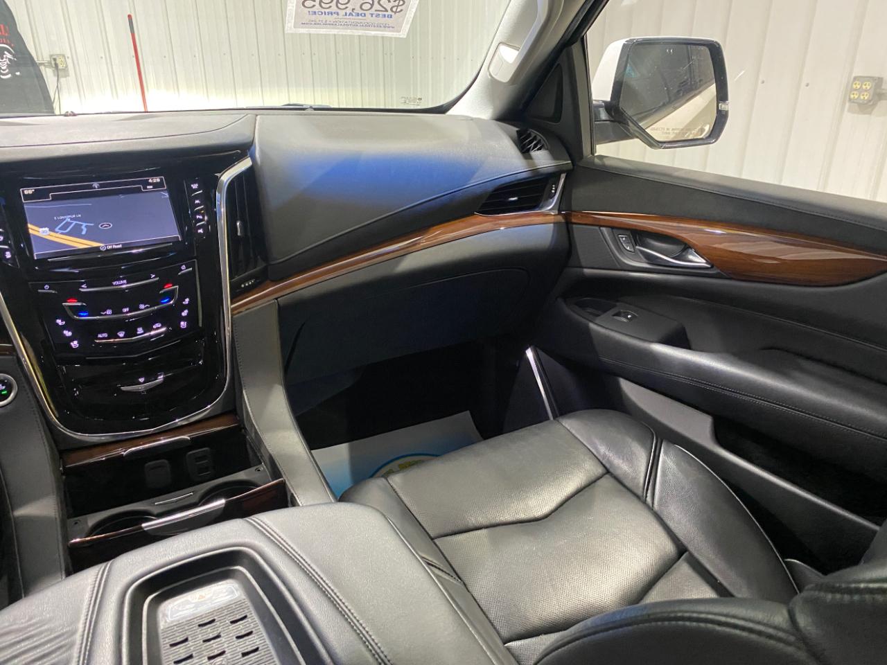 Cadillac Escalade 4WD 4dr Luxury 2017