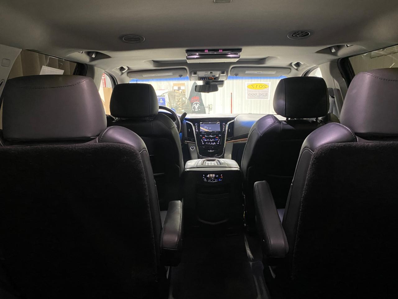Cadillac Escalade 4WD 4dr Luxury 2017