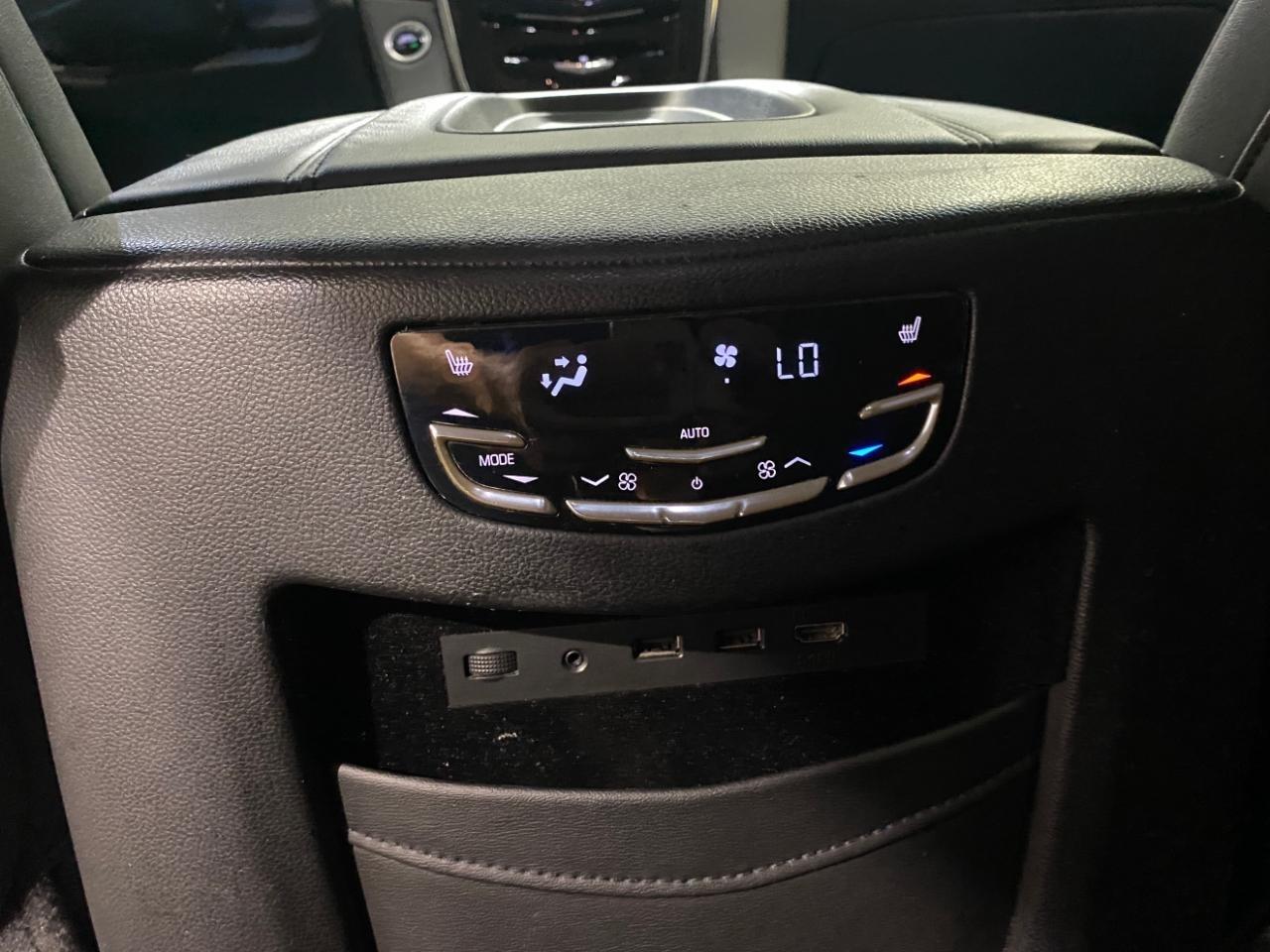 Cadillac Escalade 4WD 4dr Luxury 2017