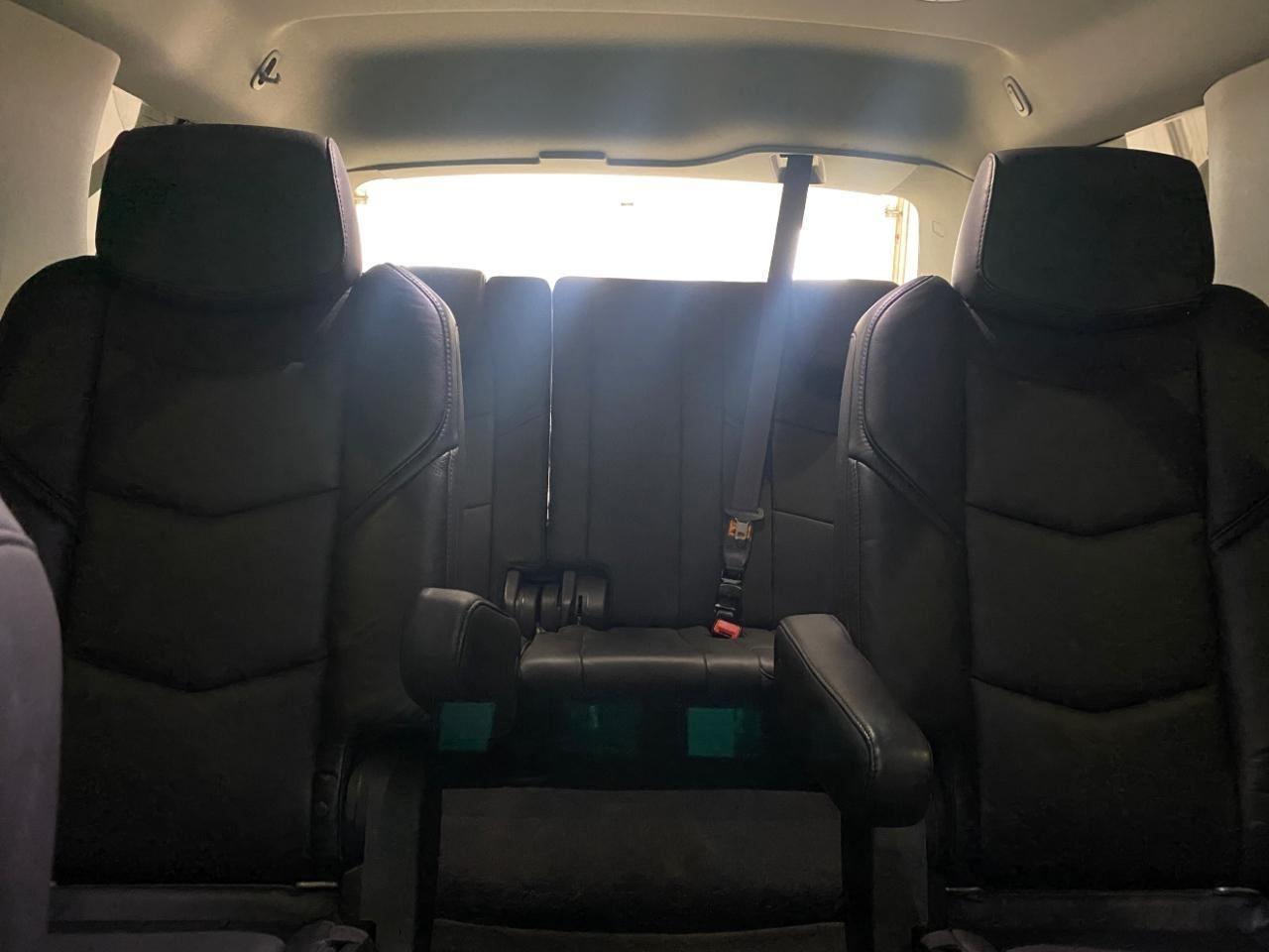 Cadillac Escalade 4WD 4dr Luxury 2017