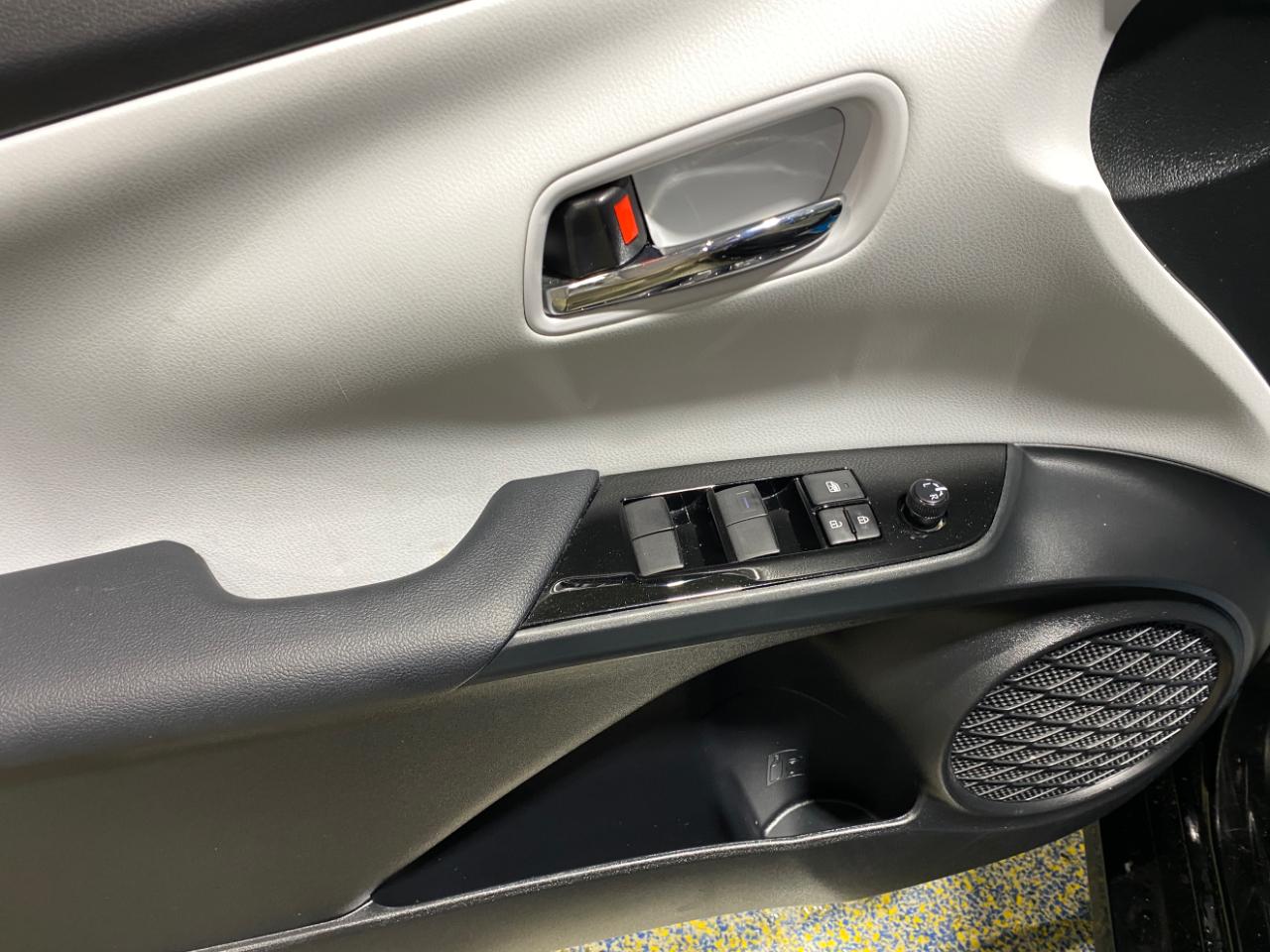 Toyota Prius LE 2022