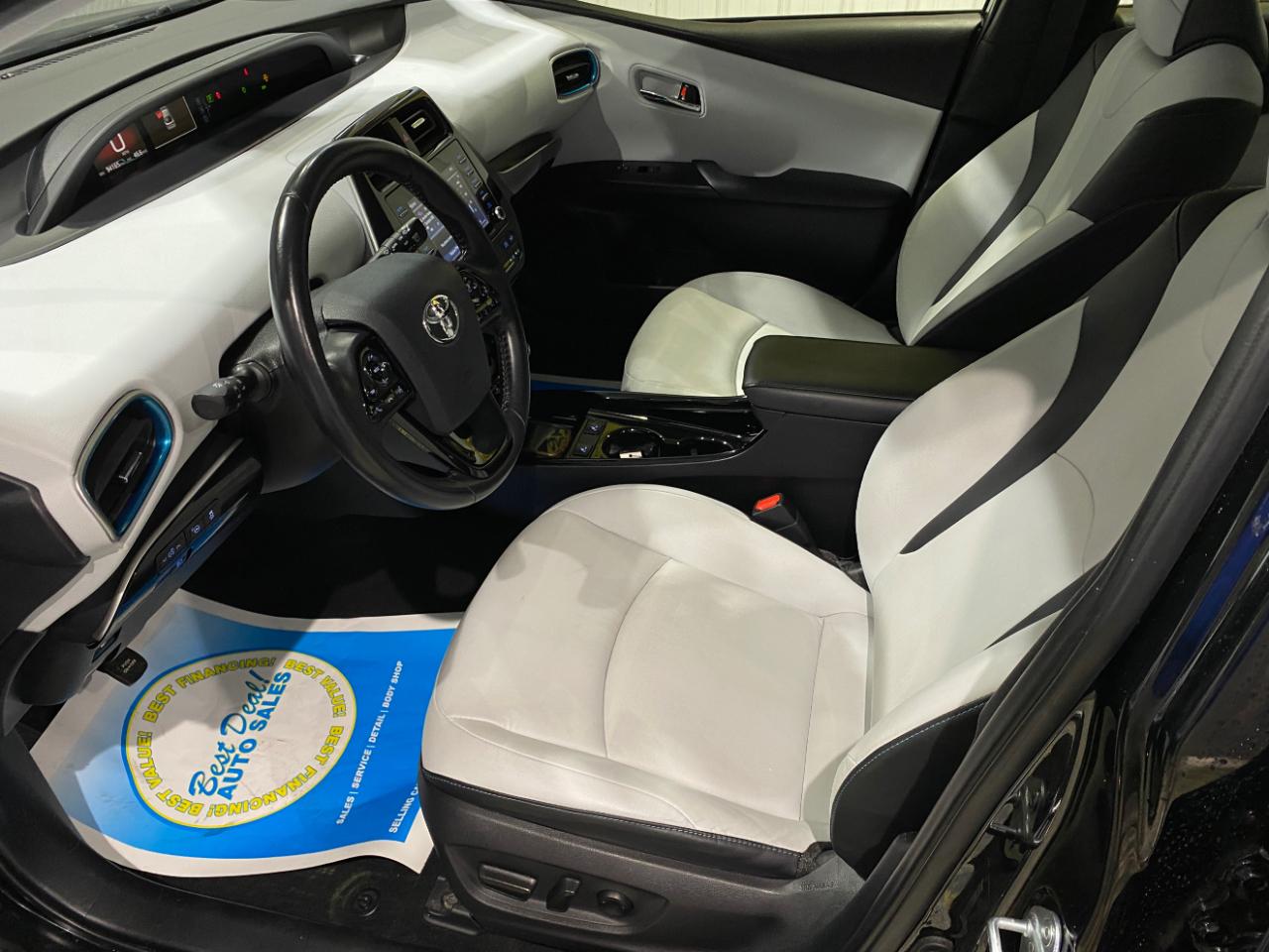 Toyota Prius LE 2022