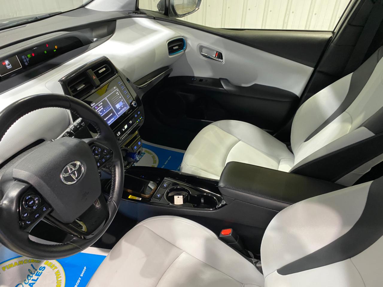 Toyota Prius LE 2022