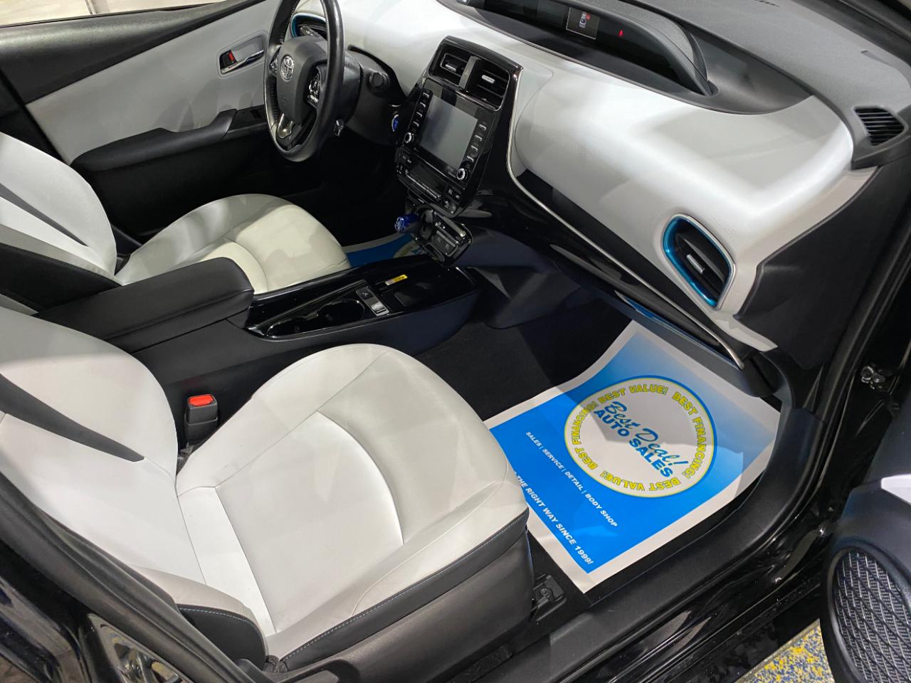Toyota Prius LE 2022
