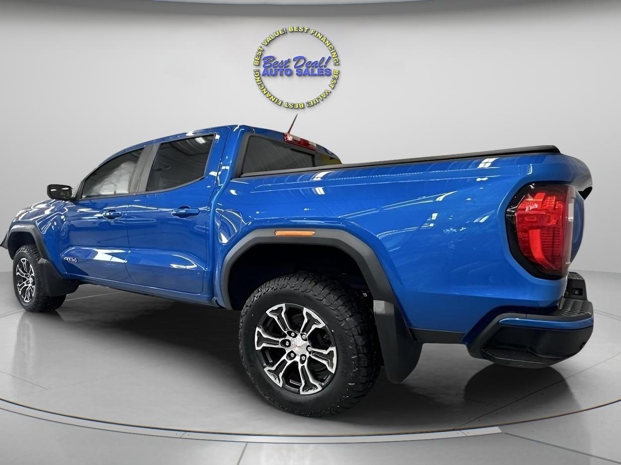 GMC Canyon AT4 Crew Cab 4WD 2023