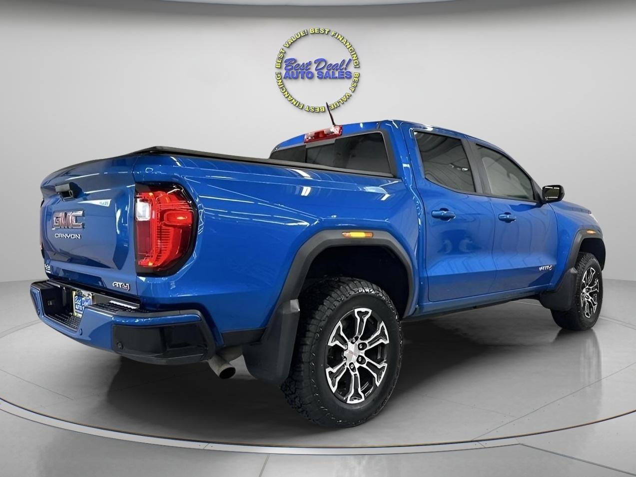 GMC Canyon AT4 Crew Cab 4WD 2023
